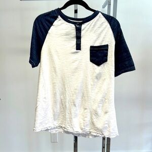 Broken thread, size small blue and white, medium weight material